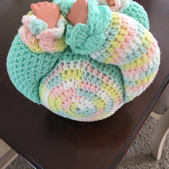 Handcrafted crocheted clown - Picture 8 of 9